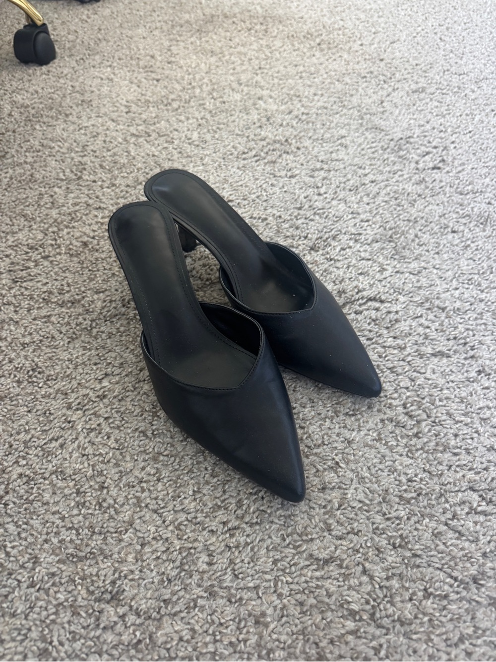 Black Pointed Toe Women’s Kitten Heels